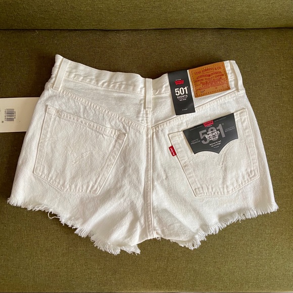 LEVIS 501 MID RISE SHORTS NWT - Picture 4 of 5